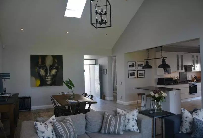 Hotelli Fernkloof Fairways Villa