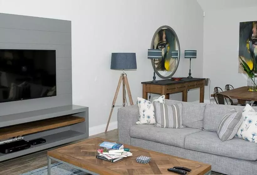 Hotelli Fernkloof Fairways Villa