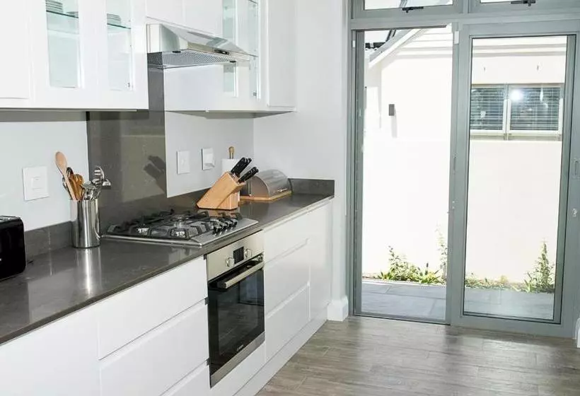 Hotelli Fernkloof Fairways Villa