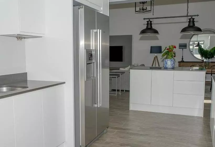 Hotelli Fernkloof Fairways Villa