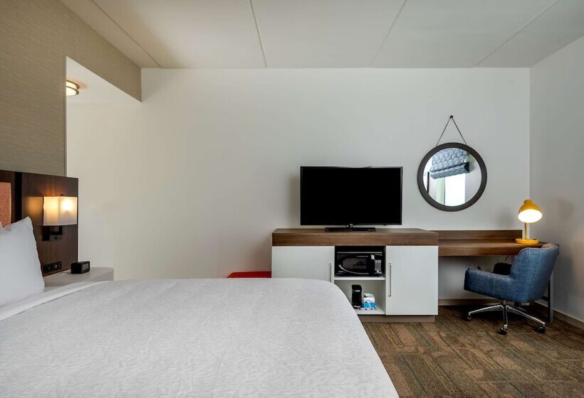 בית מלון כפרי Hampton Inn Baltimore Bayview Campus