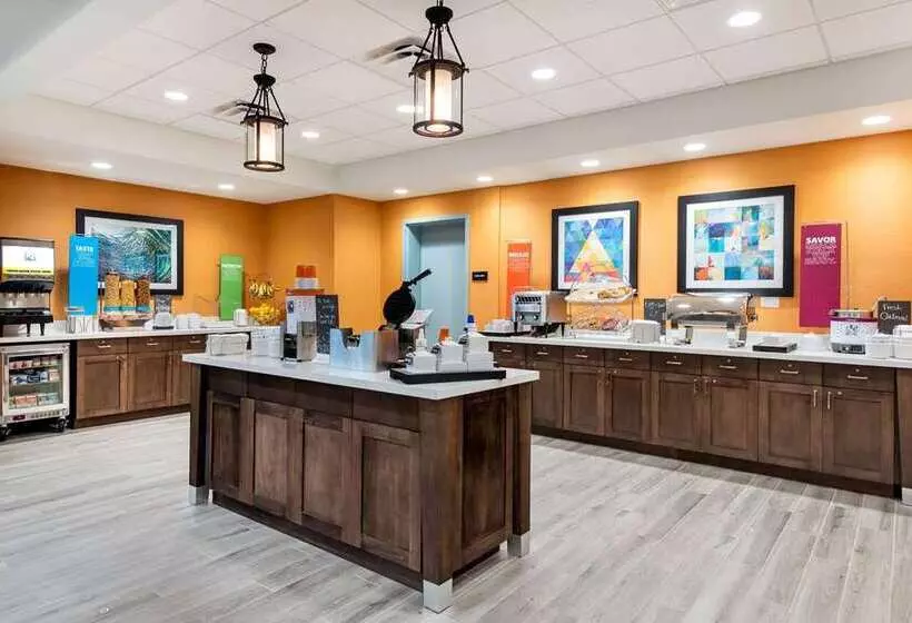Hotelli Hampton Inn Baltimore Bayview Campus