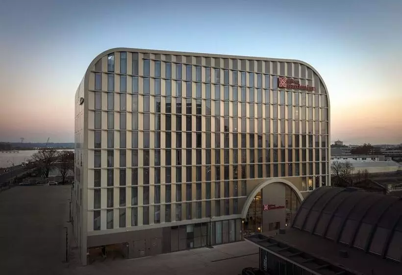 هتل Hilton Garden Inn Bordeaux Centre