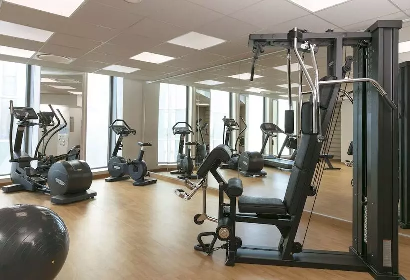 هتل Hilton Garden Inn Bordeaux Centre