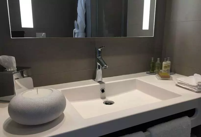 هتل Hilton Garden Inn Bordeaux Centre