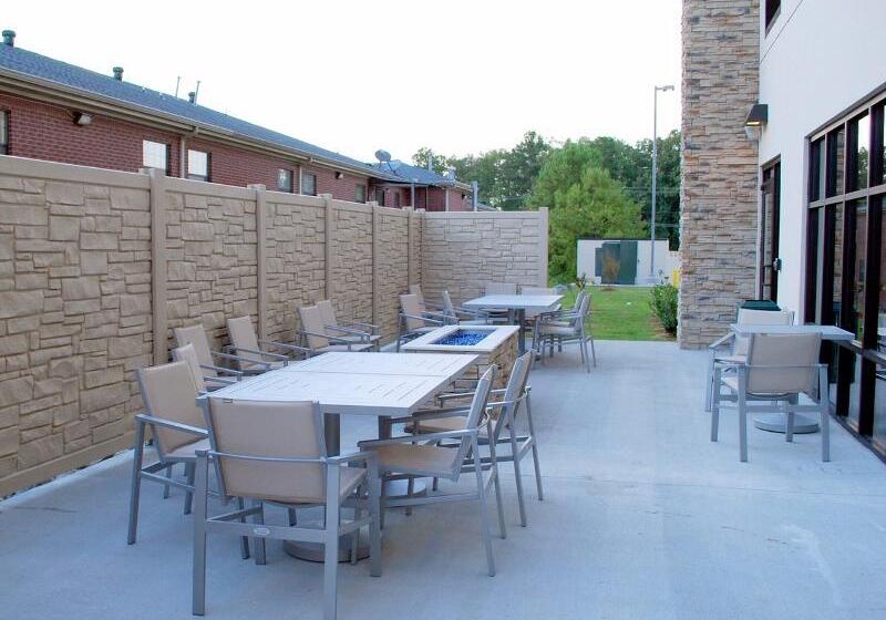 فندق Holiday Inn Express & Suites White Hall, An Ihg