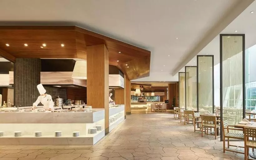 Hotelli Hualuxe Ningbo Harbor City, An Ihg