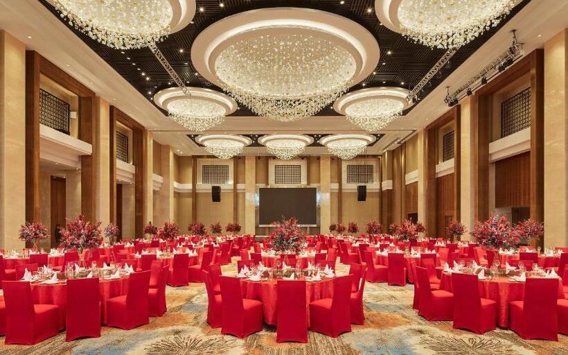 בית מלון כפרי Hualuxe Ningbo Harbor City, An Ihg