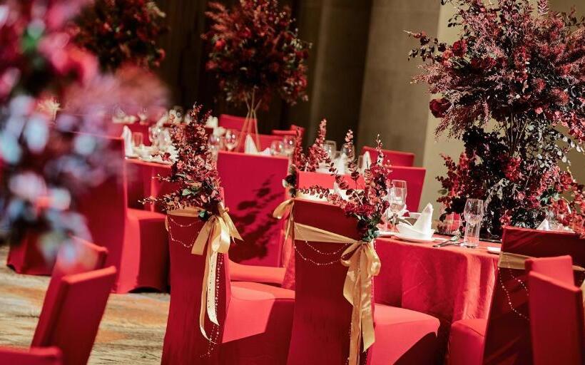 בית מלון כפרי Hualuxe Ningbo Harbor City, An Ihg