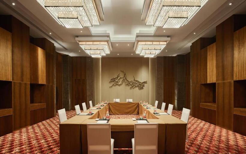 בית מלון כפרי Hualuxe Ningbo Harbor City, An Ihg