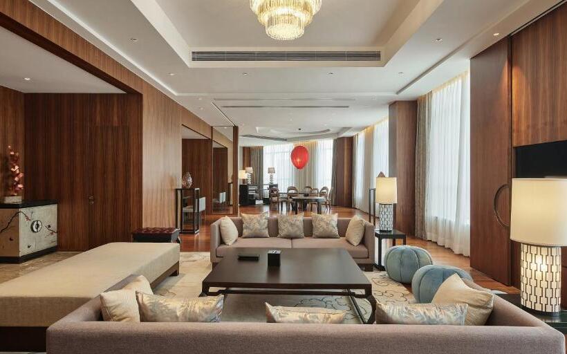 בית מלון כפרי Hualuxe Ningbo Harbor City, An Ihg