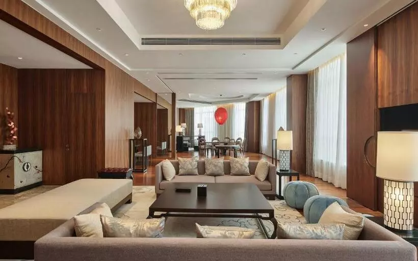 Hotelli Hualuxe Ningbo Harbor City, An Ihg