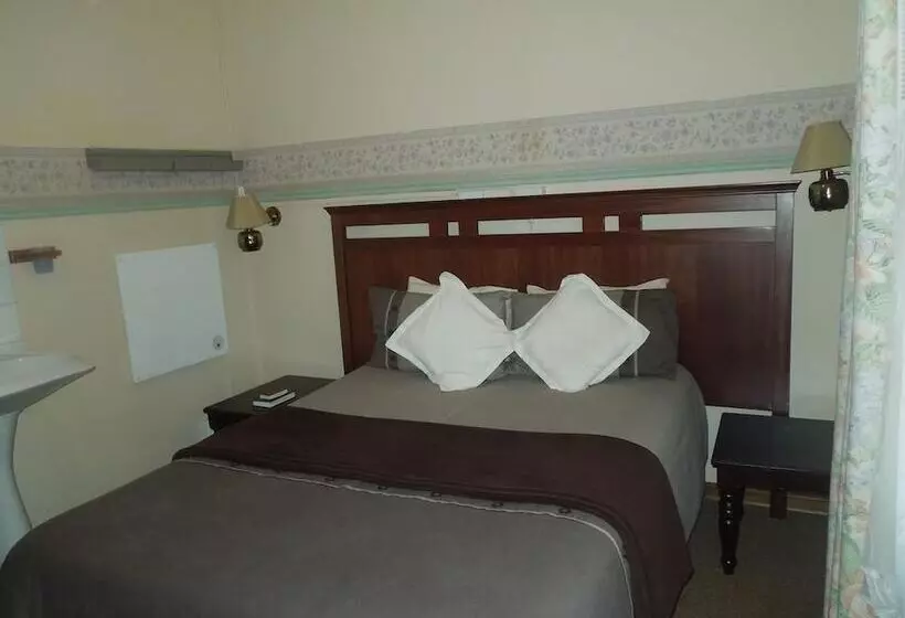 Hotelli Lilac Lodge Purple House