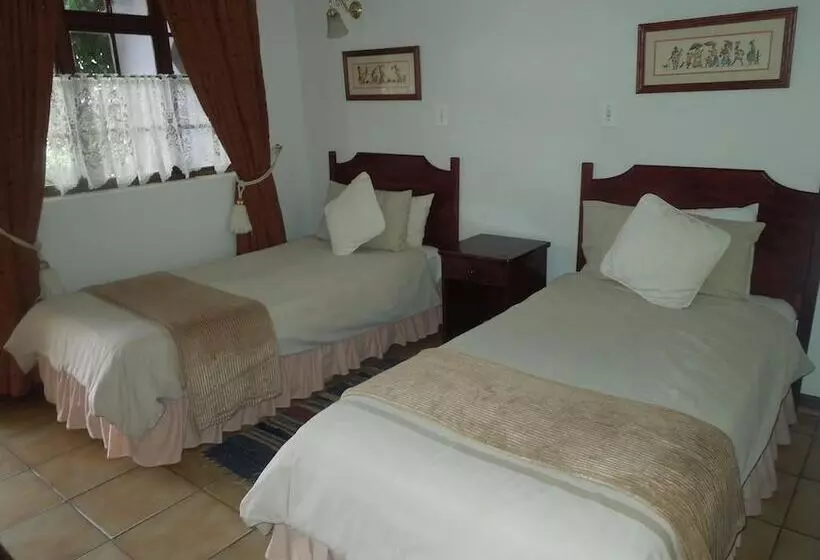 Hotelli Lilac Lodge Purple House