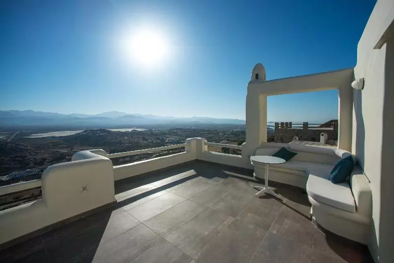 Hotelli Naxos Rock Villas