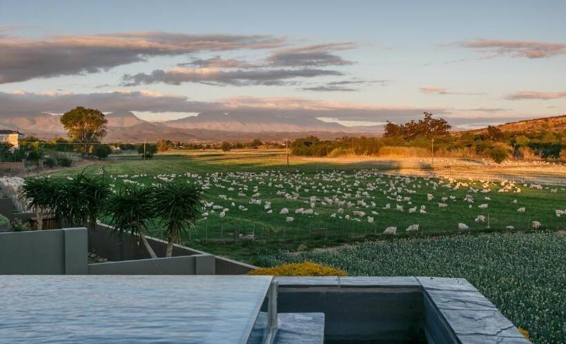 בית מלון כפרי Sonas Boutique