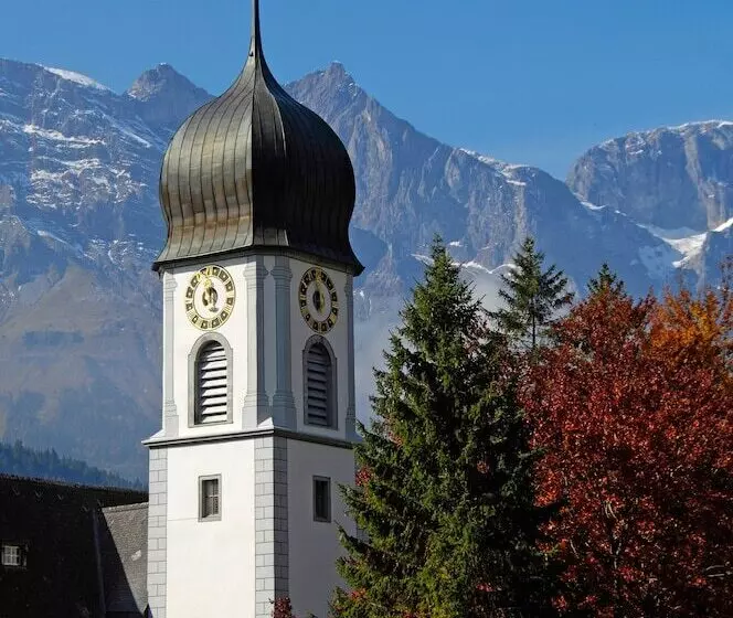 Hotelli Grand Your Home With Common Kitchens With Self Check In