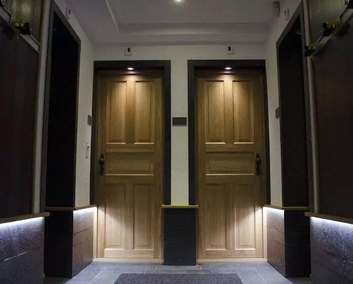 Hotelli Grand Your Home With Common Kitchens With Self Check In