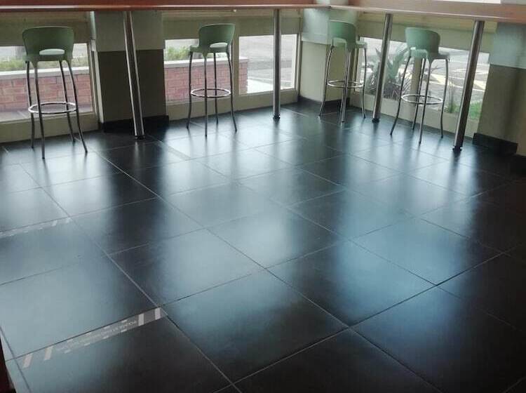 בית מלון כפרי Sun1 Midrand