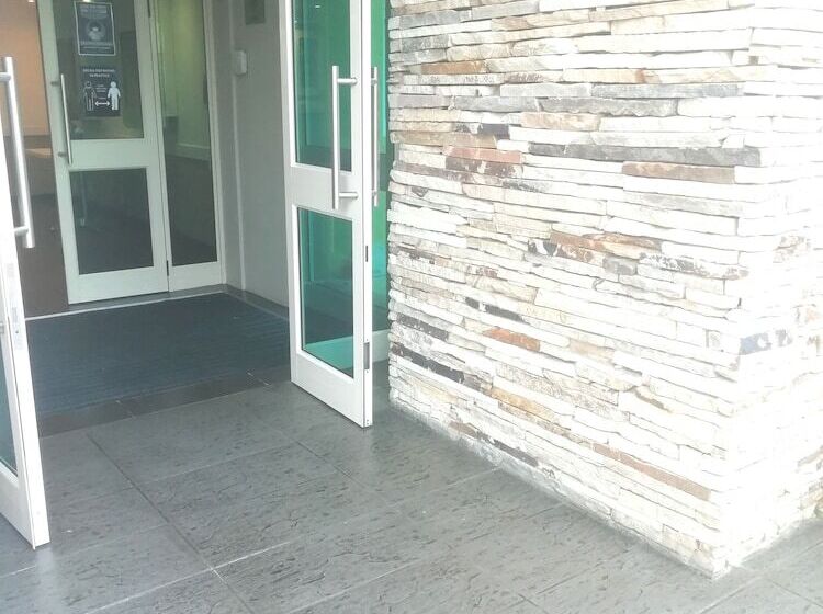 בית מלון כפרי Sun1 Midrand