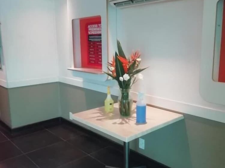 בית מלון כפרי Sun1 Midrand