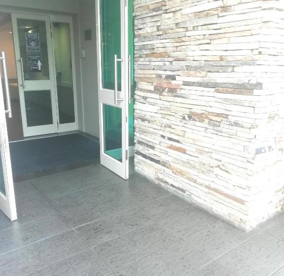 בית מלון כפרי Sun1 Midrand