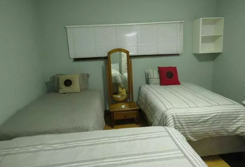 ホテル The Musafer Travel Lodge