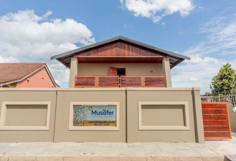 בית מלון כפרי The Musafer Travel Lodge