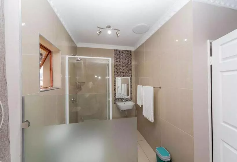 ホテル The Musafer Travel Lodge