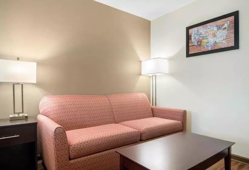 Hotelli Econo Lodge Inn & Suites