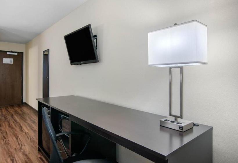 فندق Econo Lodge Inn & Suites