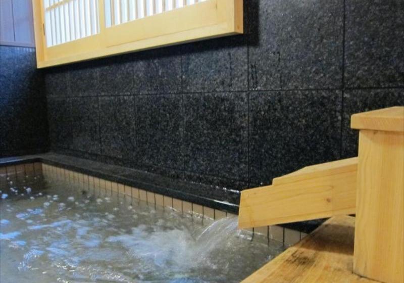 Отель Hana Ryokan Iwatoya