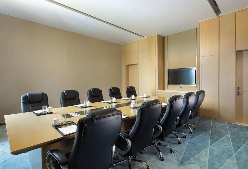 Отель Hilton Garden Inn Qidong