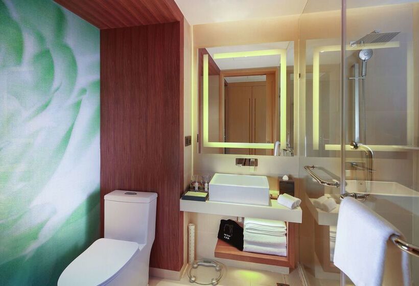 Отель Hilton Garden Inn Qidong