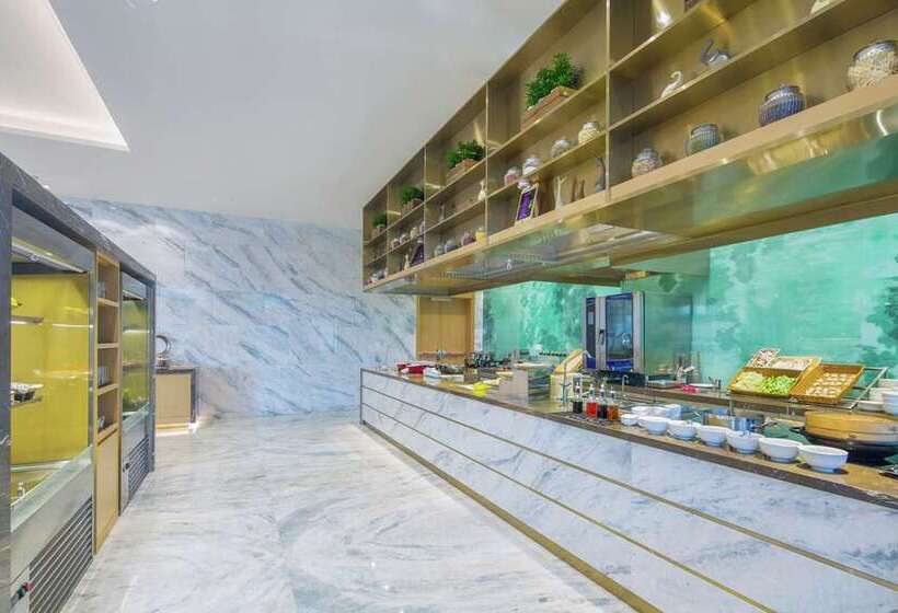 Отель Hilton Garden Inn Qidong