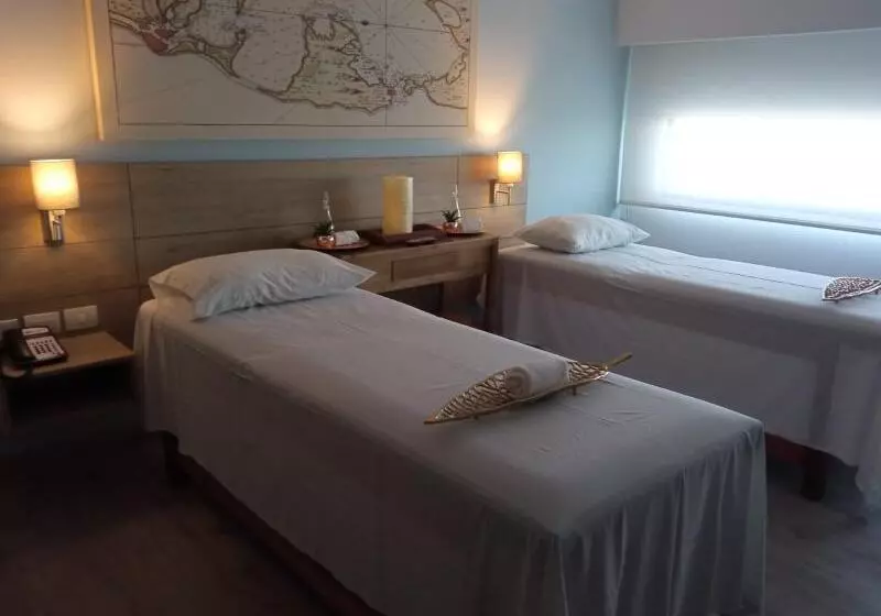 Hotelli Holiday Inn Express Cartagena Manga, An Ihg