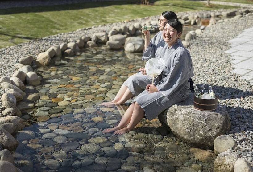 Отель Hoshino Resorts Kai Alps