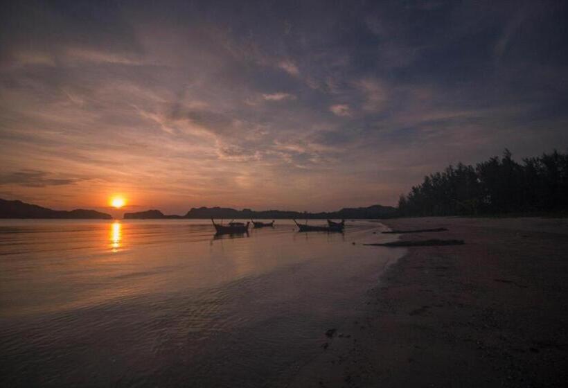 בית מלון כפרי Seesea Resort