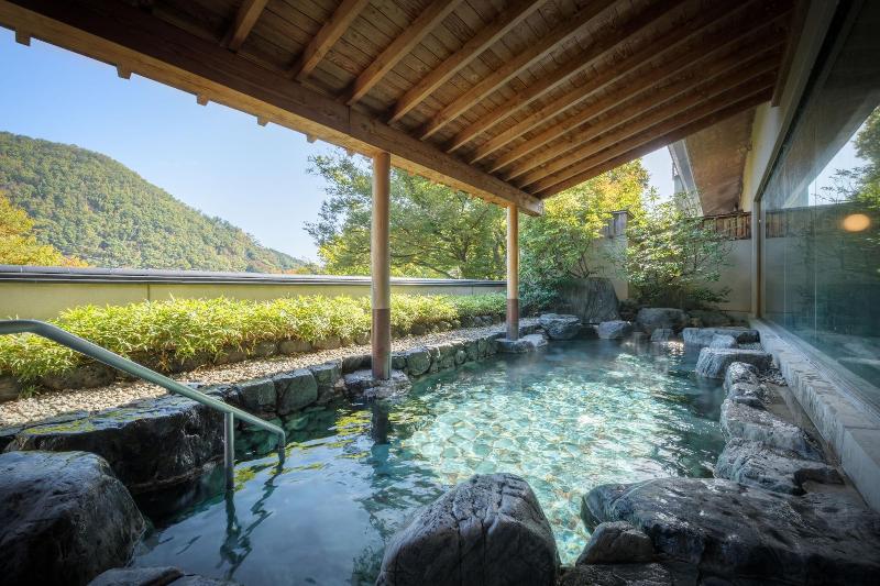 Отель Iizaka Onsen Surikamitei Ohtori