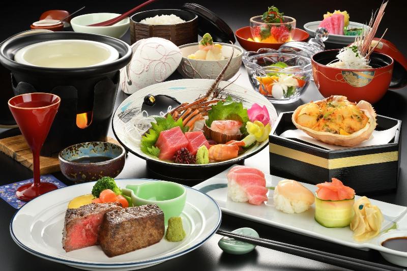 Отель Iizaka Onsen Surikamitei Ohtori