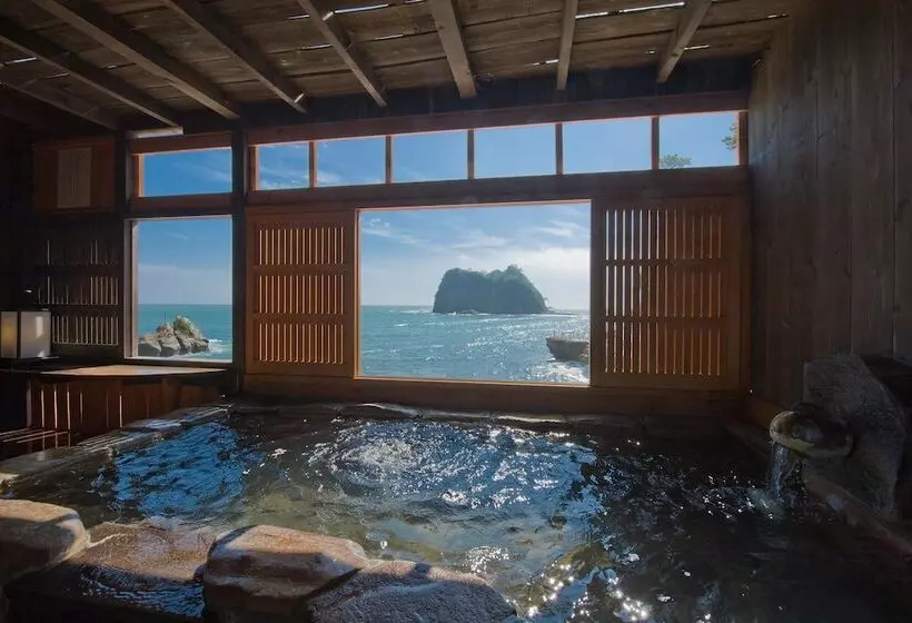 Hotelli Umibenokakureyu Seiryu