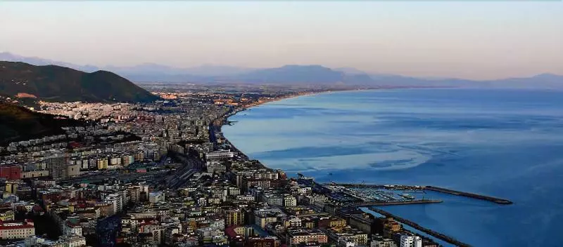 هتل 4rooms B&b Salerno