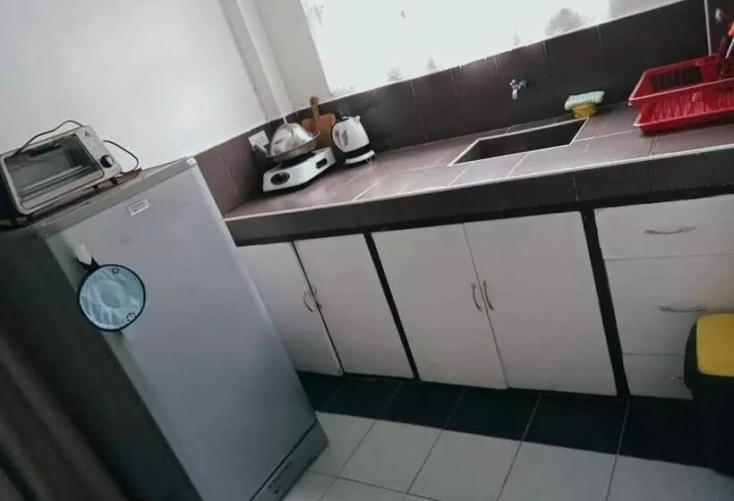 ホテル De Hagan Transient Baguio City