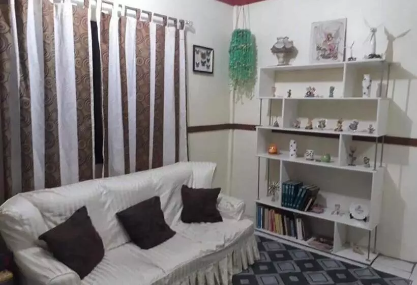 ホテル De Hagan Transient Baguio City