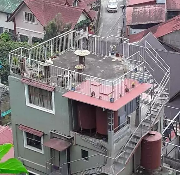 ホテル De Hagan Transient Baguio City