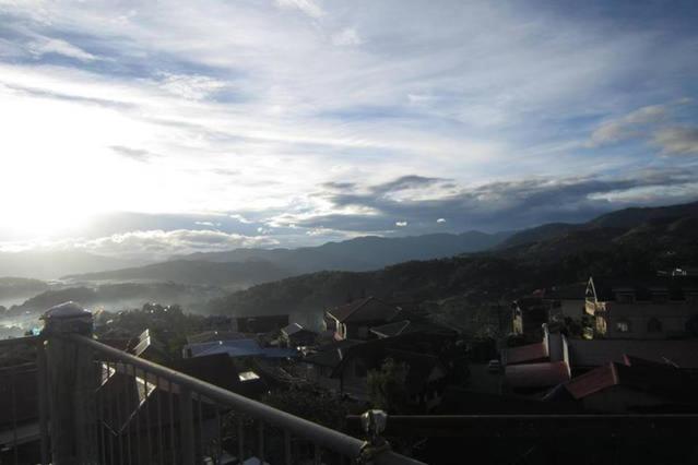 בית מלון כפרי De Hagan Transient Baguio City