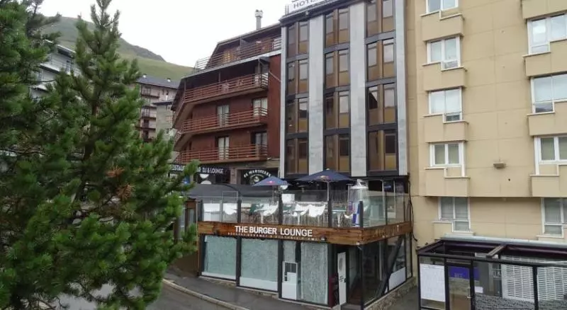 Hotel De Les Pistes