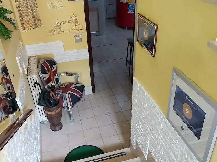 Hotelli Domus Pacis Santa Chiara Casa Per Ferie