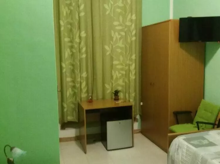 Hotelli Domus Pacis Santa Chiara Casa Per Ferie