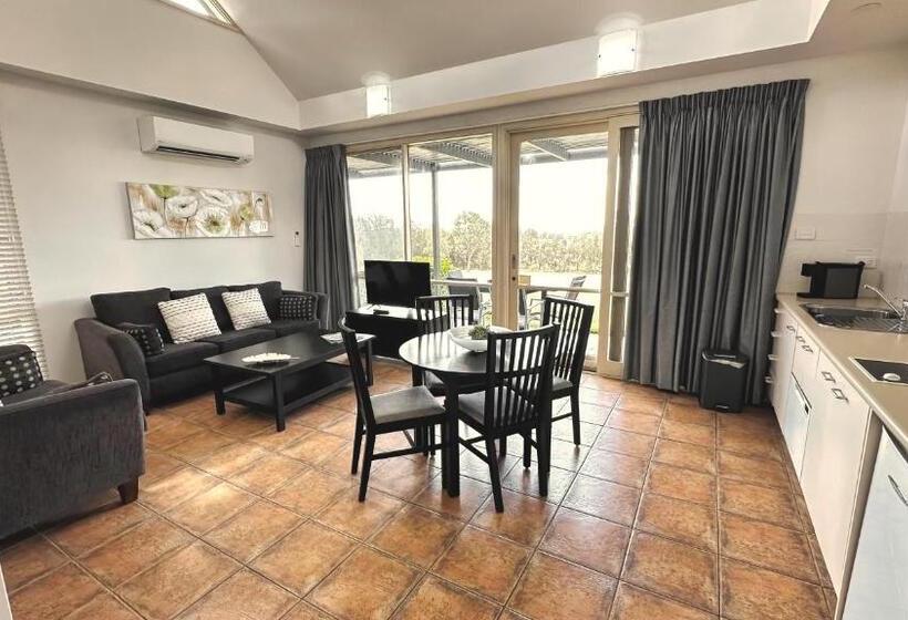 בית מלון כפרי Grapevines Boutique Accommodation